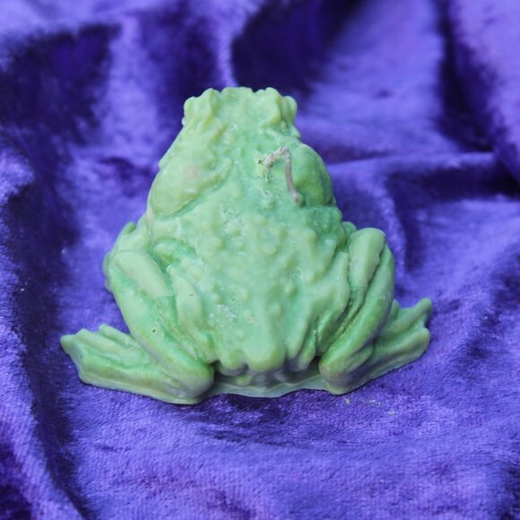 Green Frog Candle - Picture 6 of 14
